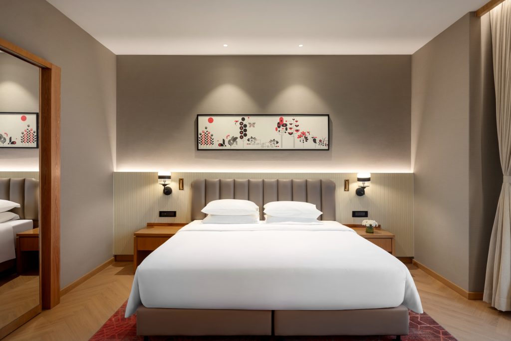 King bed suite 1621003